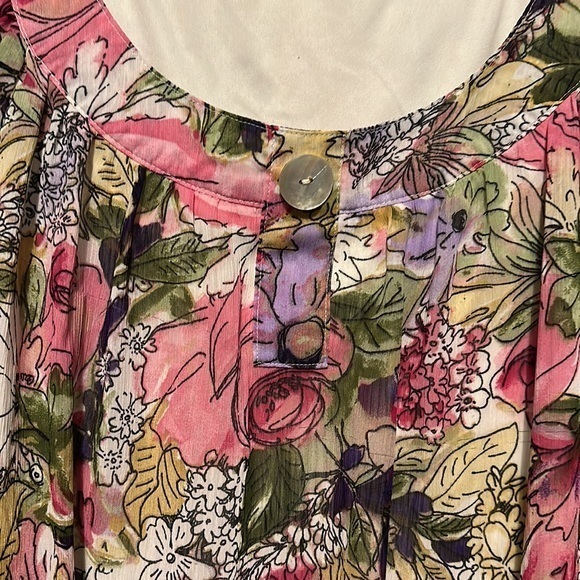 Beautiful ladies,‎ flower blouse by Judy Bond. - Picture 3 of 7